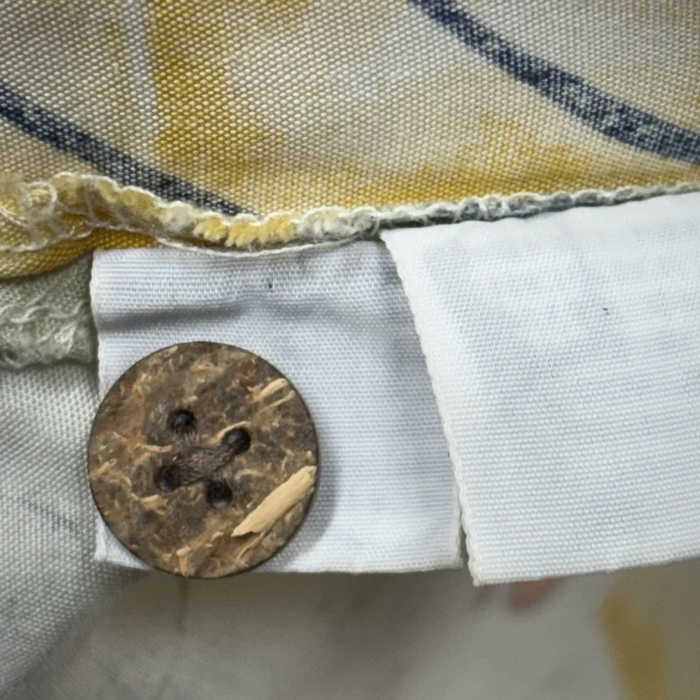 Tommy Bahama Pineapple Print Camp Shirt Men's L White Yellow‎ Hawaiian